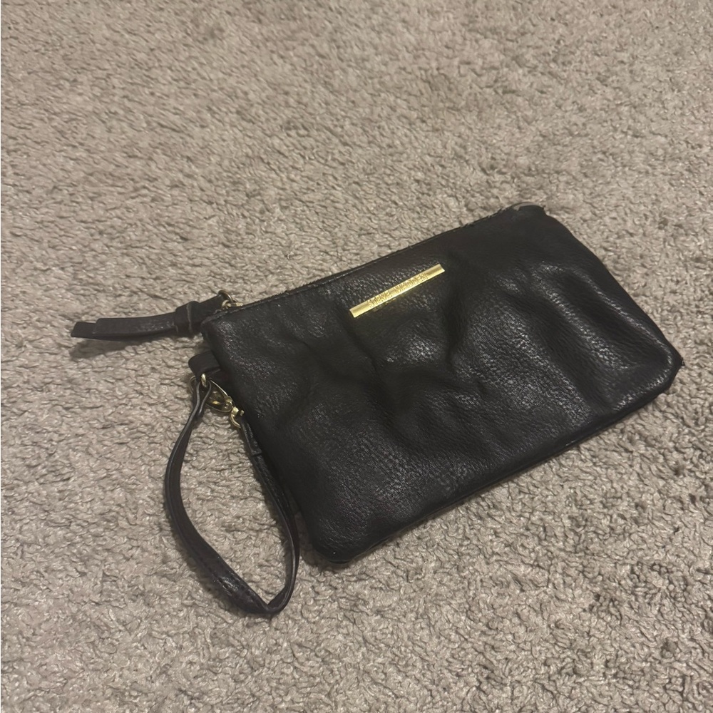 black steve madden wristlet